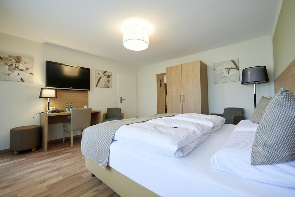 Hotel & Restaurant Rizzelli Superior Neustadt an der Aisch Bagian luar foto